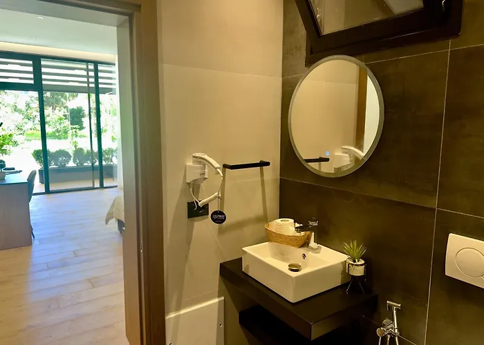 Elmar Comfort 4* Vlorë